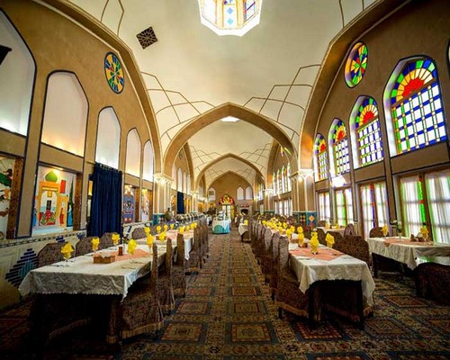 Отель Мошир аль-Мамалек в Йезде забронировать