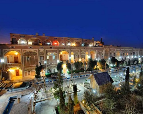 Отель Мошир аль-Мамалек в Йезде забронировать