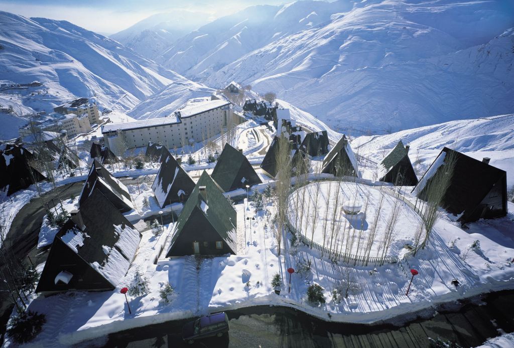 Горнолыжный курорт Шемшак в Иране